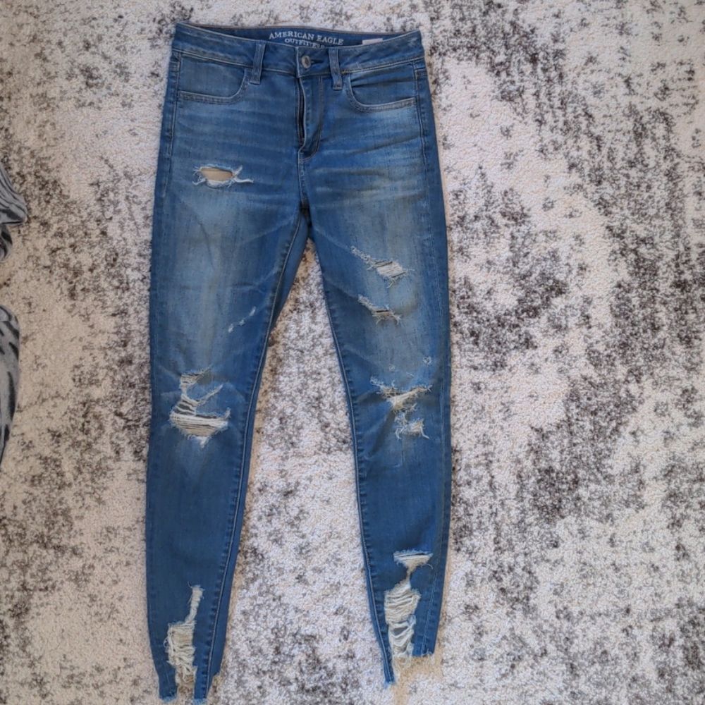 American Eagle destroyed skinny jeans